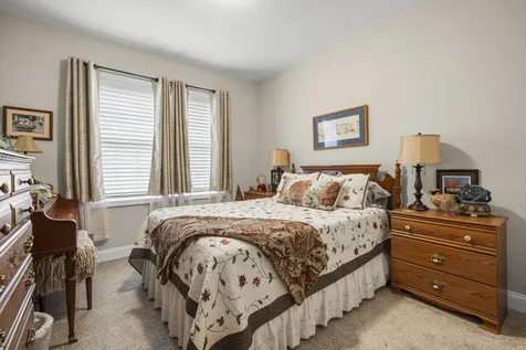 19 Pumpkin Patch Way Londonderry NH 03053
