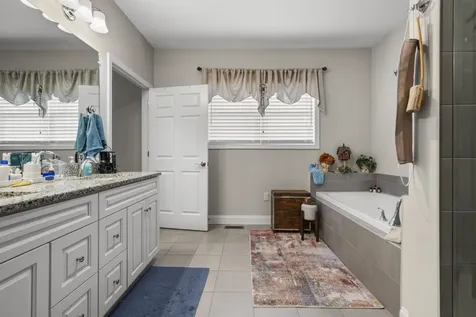 19 Pumpkin Patch Way Londonderry NH 03053