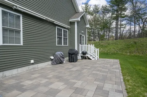 19 Pumpkin Patch Way Londonderry NH 03053