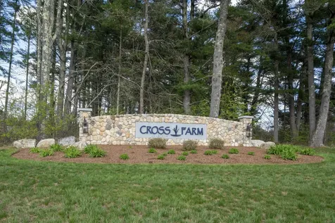 19 Pumpkin Patch Way Londonderry NH 03053