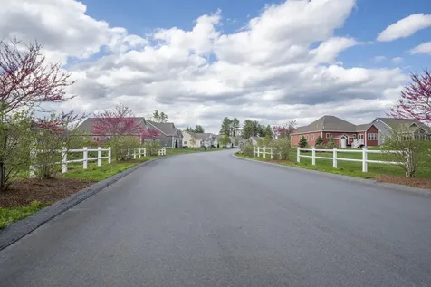19 Pumpkin Patch Way Londonderry NH 03053