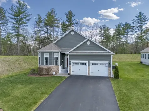19 Pumpkin Patch Way Londonderry NH 03053
