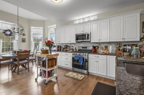 19 Pumpkin Patch Way Londonderry NH 03053
