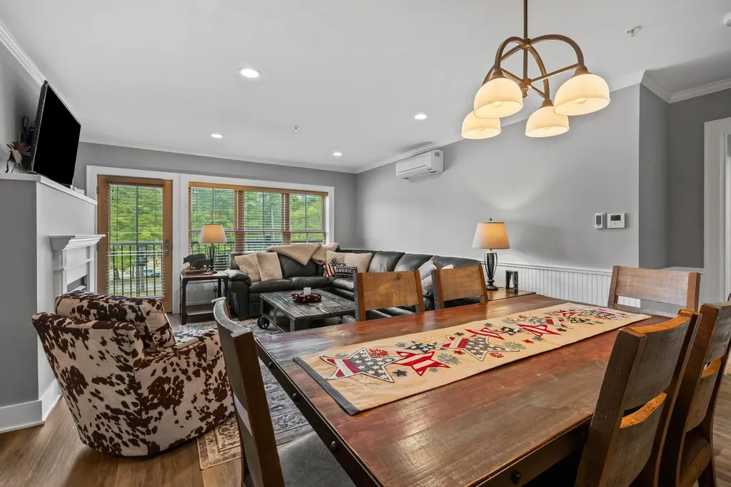 235 Skimobile Road Conway NH 03860