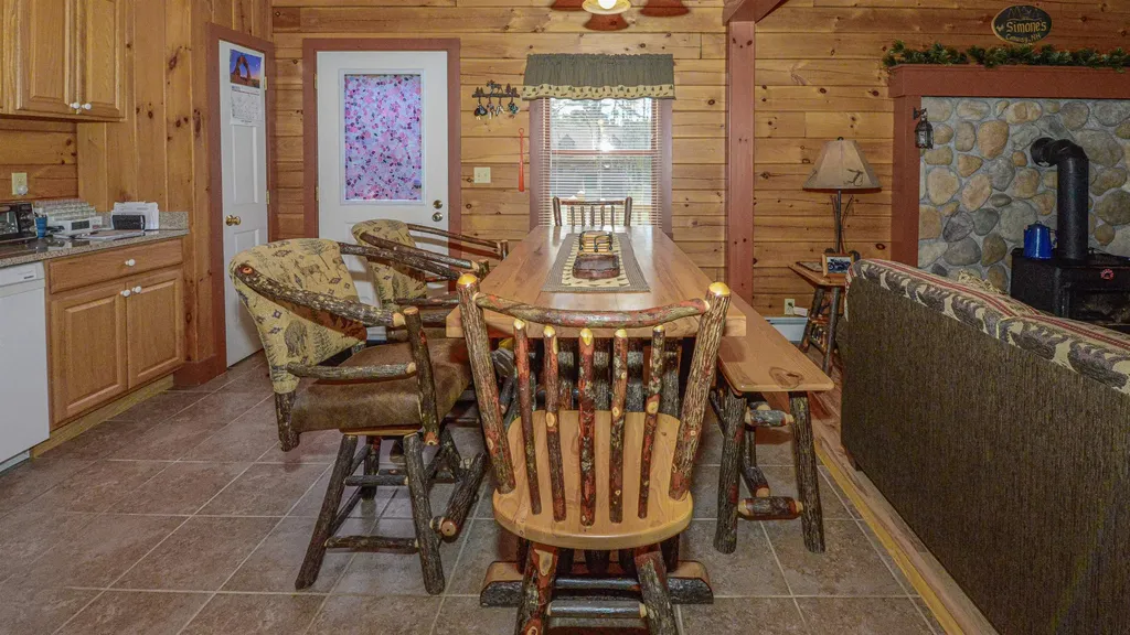 18 Charles Road Conway NH 03813