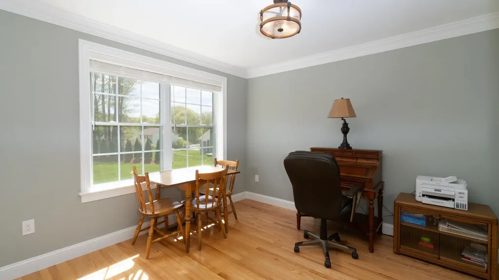 6 Anita Drive Hudson NH 03051