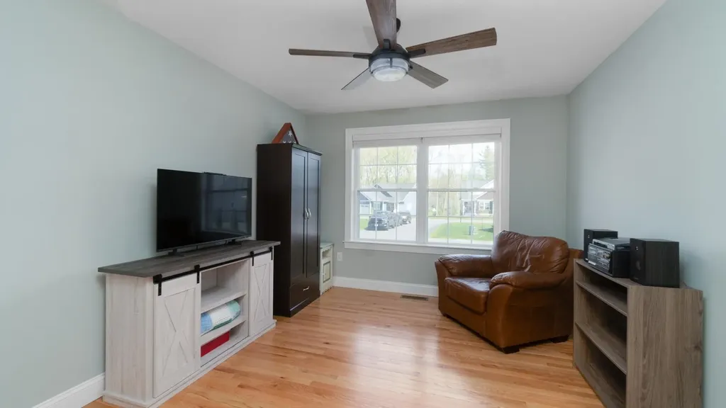 6 Anita Drive Hudson NH 03051