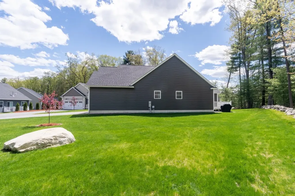6 Anita Drive Hudson NH 03051