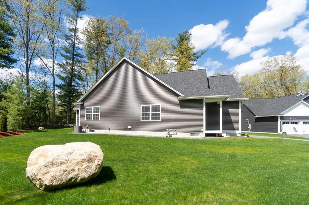 6 Anita Drive Hudson NH 03051