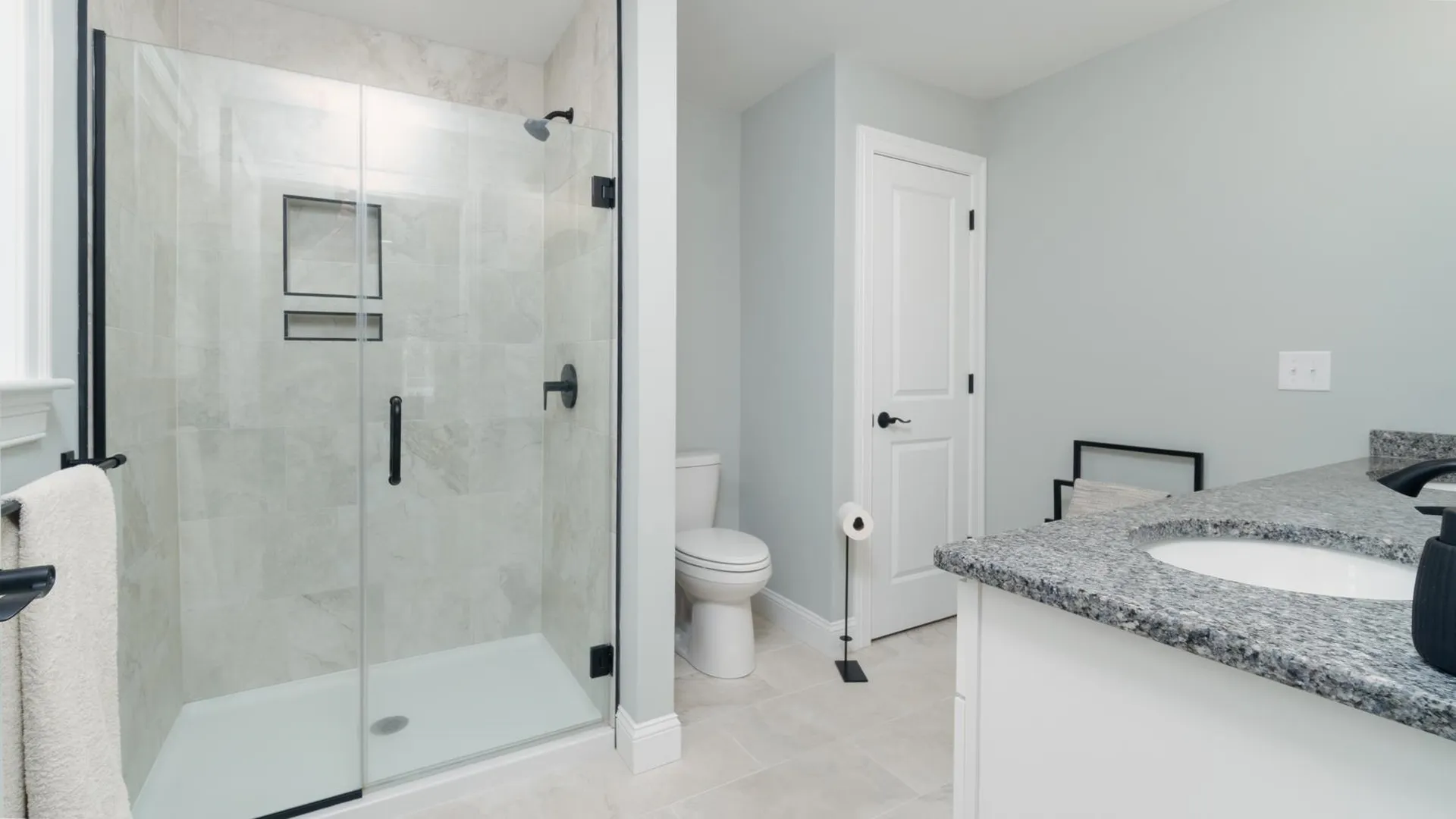 6 Anita Drive Hudson NH 03051