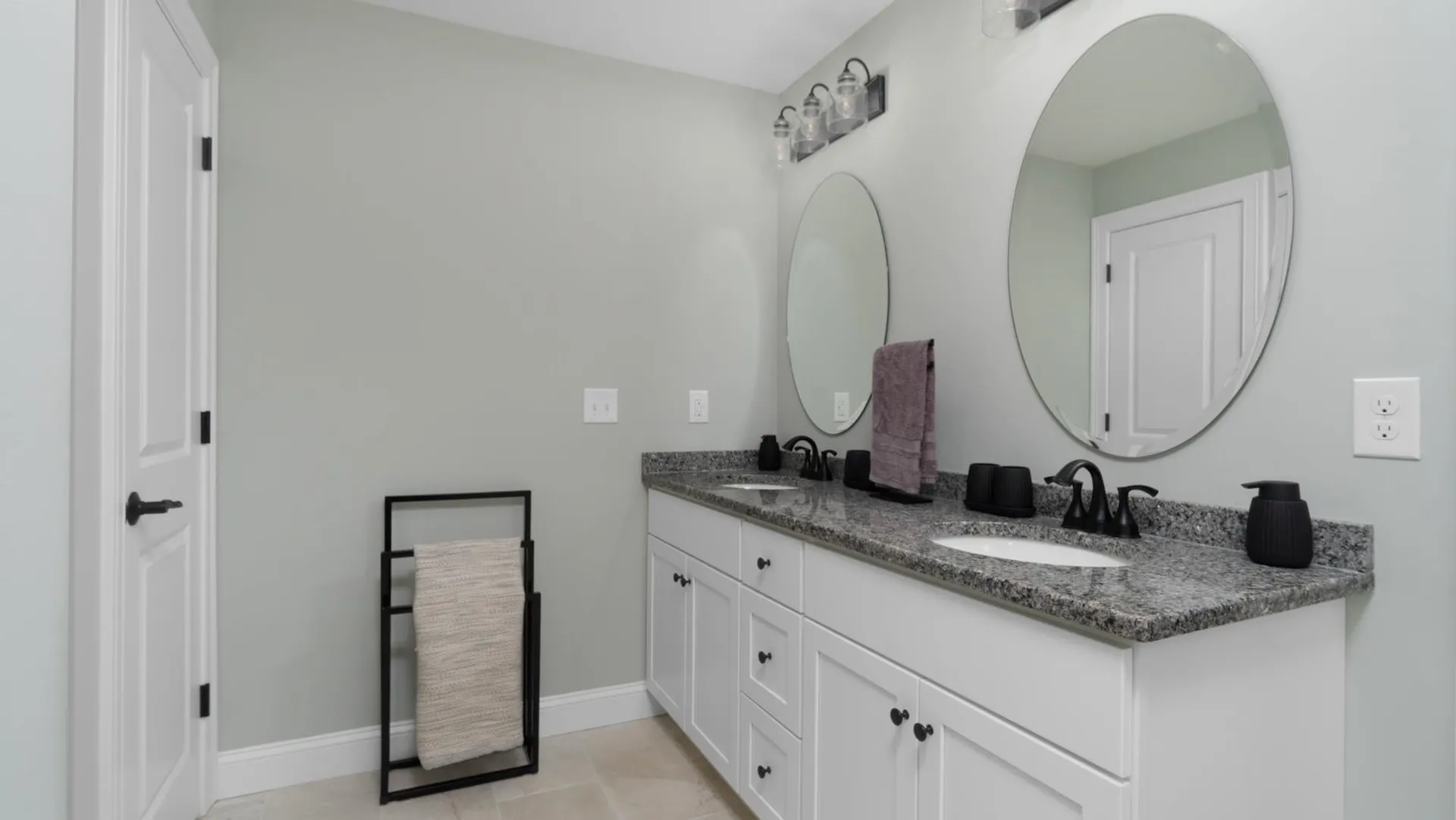 6 Anita Drive Hudson NH 03051