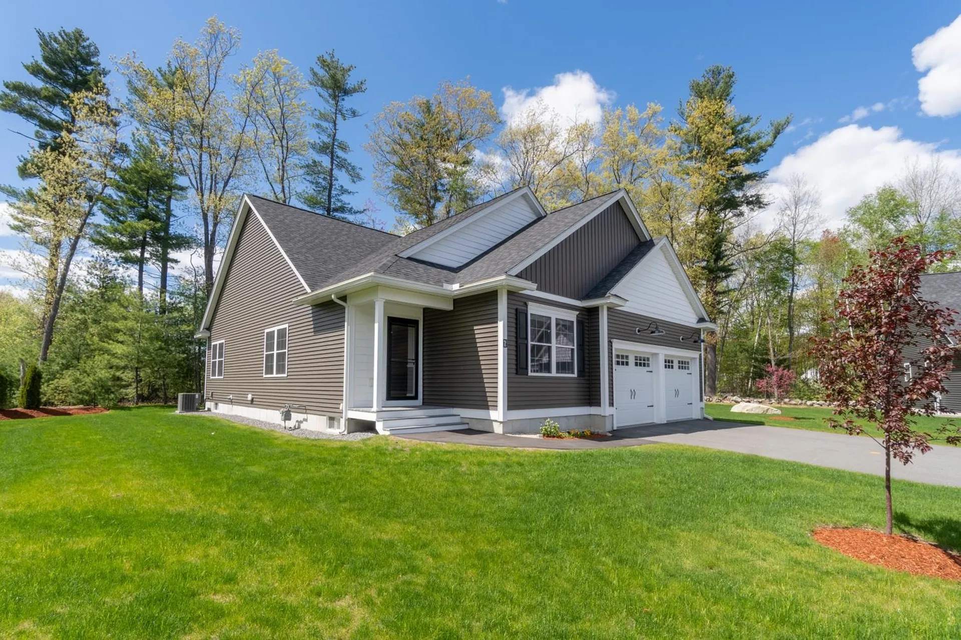6 Anita Drive Hudson NH 03051
