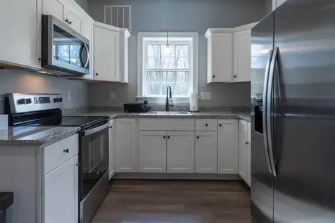 6 Anita Drive Hudson NH 03051