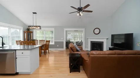 6 Anita Drive Hudson NH 03051