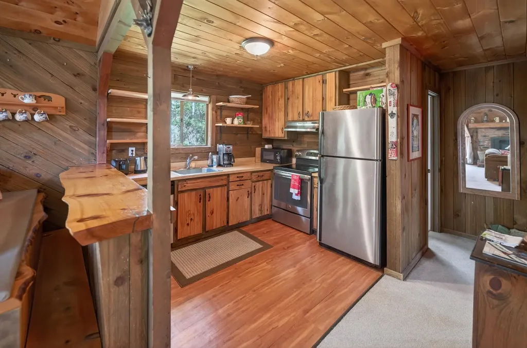 48 Upper Highlands Loop Dover VT 05356