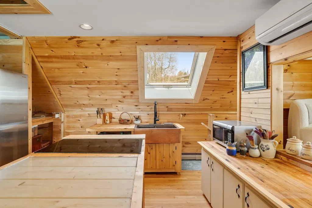 145 Jeffries Road Newport Town VT 05857