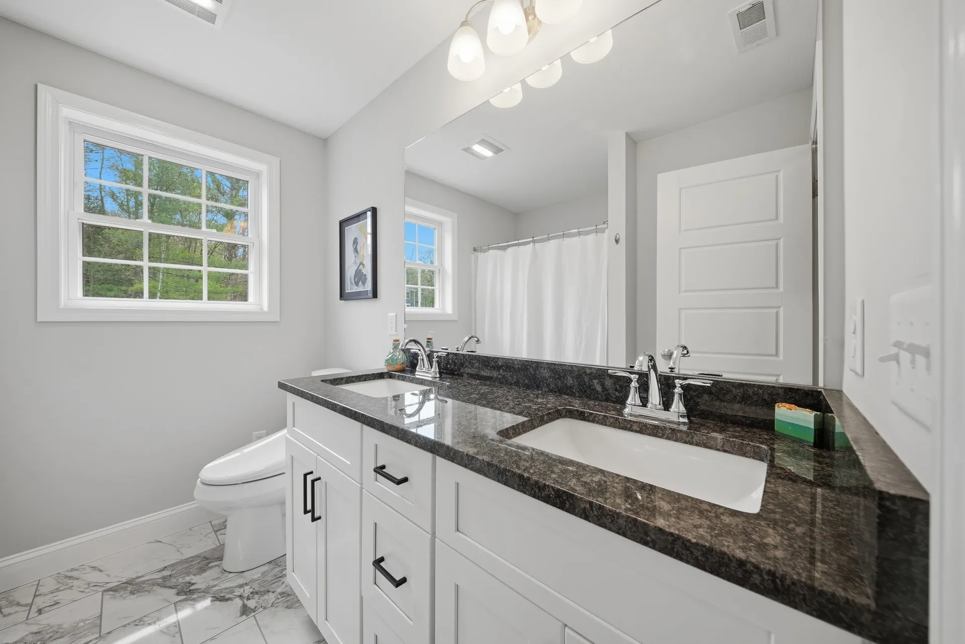12 Sandybrook Drive Raymond NH 03077