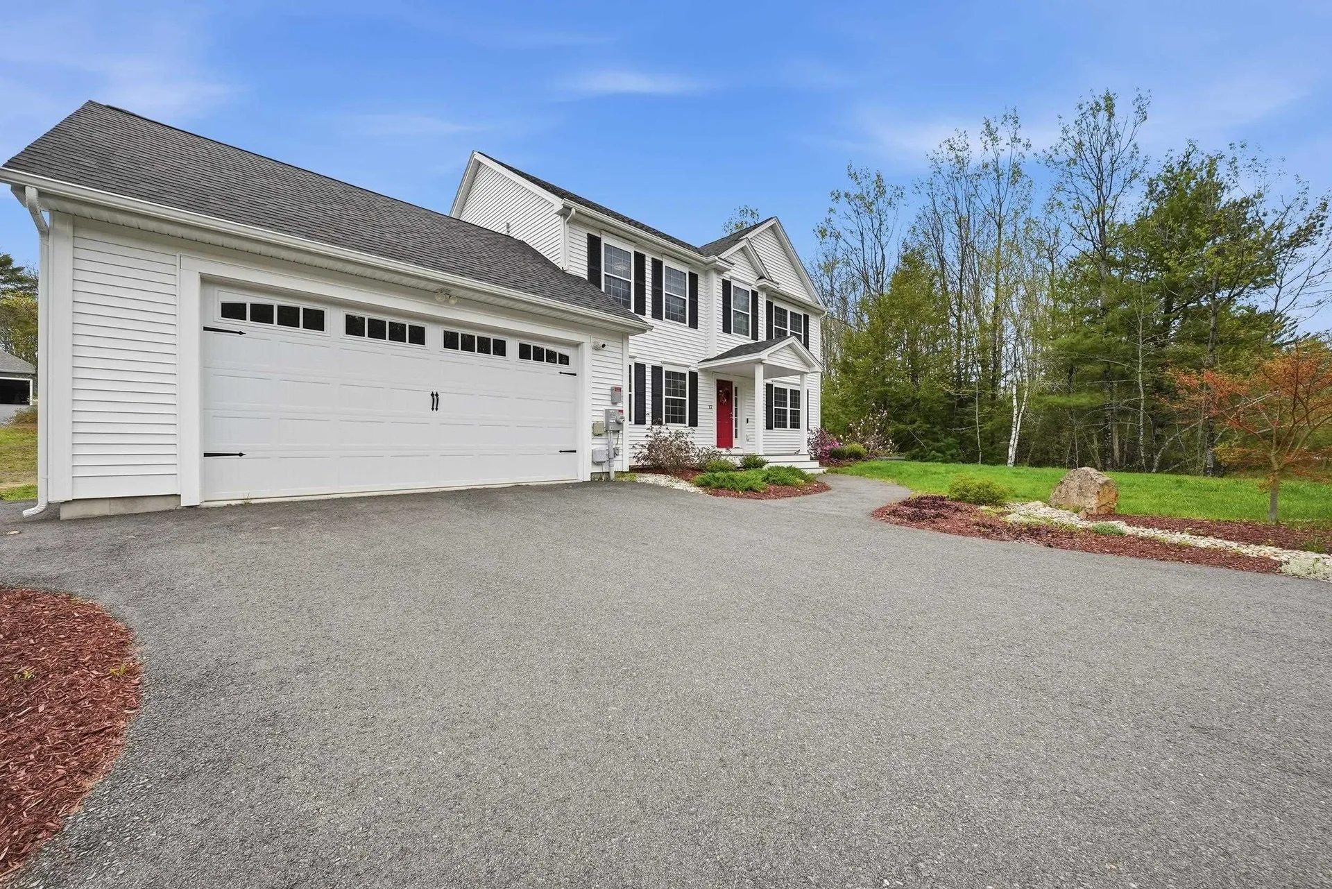 12 Sandybrook Drive Raymond NH 03077