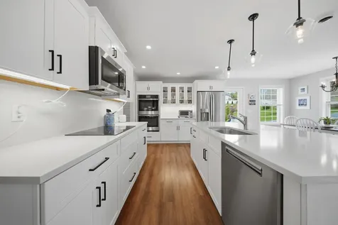 12 Sandybrook Drive Raymond NH 03077