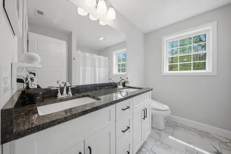 12 Sandybrook Drive Raymond NH 03077