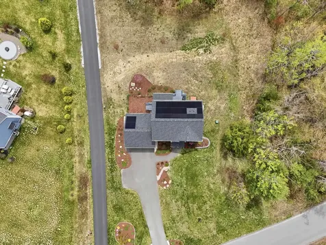 12 Sandybrook Drive Raymond NH 03077