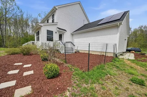 12 Sandybrook Drive Raymond NH 03077
