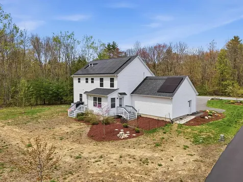12 Sandybrook Drive Raymond NH 03077