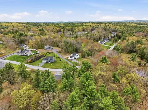 12 Sandybrook Drive Raymond NH 03077