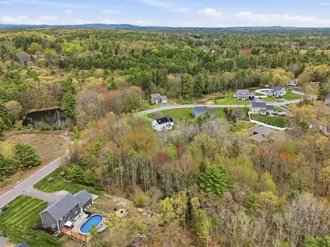 12 Sandybrook Drive Raymond NH 03077