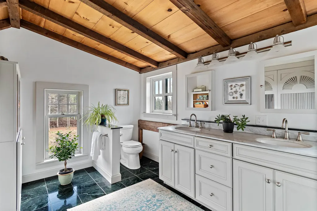 1576 Ferry Road Charlotte VT 05445