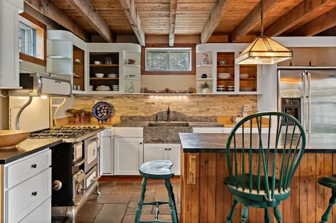 1576 Ferry Road Charlotte VT 05445