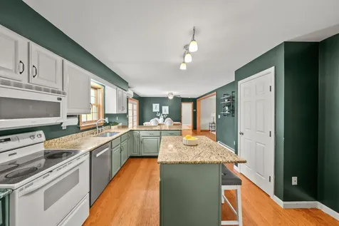 10 Avon Shores Road Moultonborough NH 03254