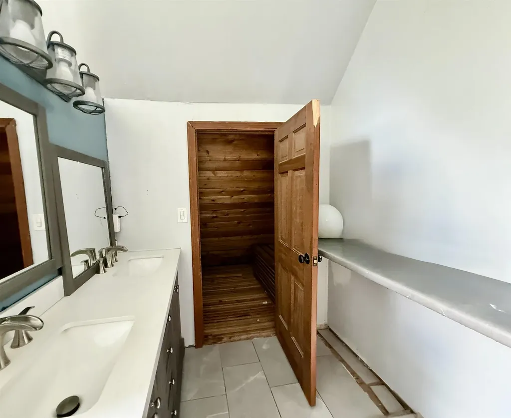 128 Roberts Hill Road Claremont NH 03743