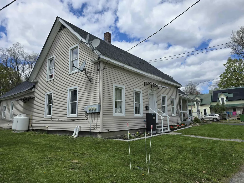 38 Summer Street Newport NH 03773