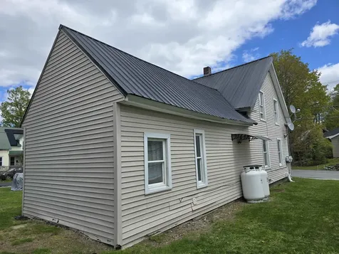 38 Summer Street Newport NH 03773
