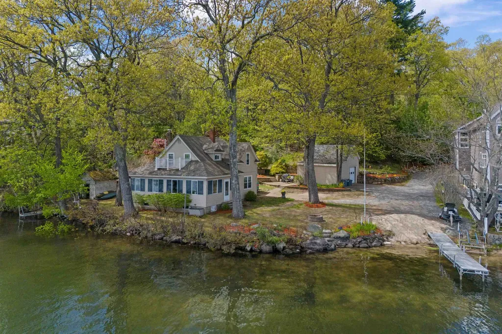 16 Gardner Road Windham NH 03087