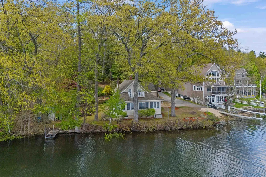 16 Gardner Road Windham NH 03087