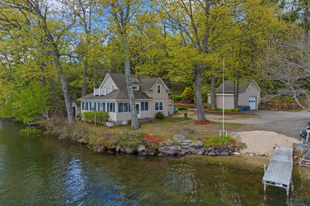 16 Gardner Road Windham NH 03087