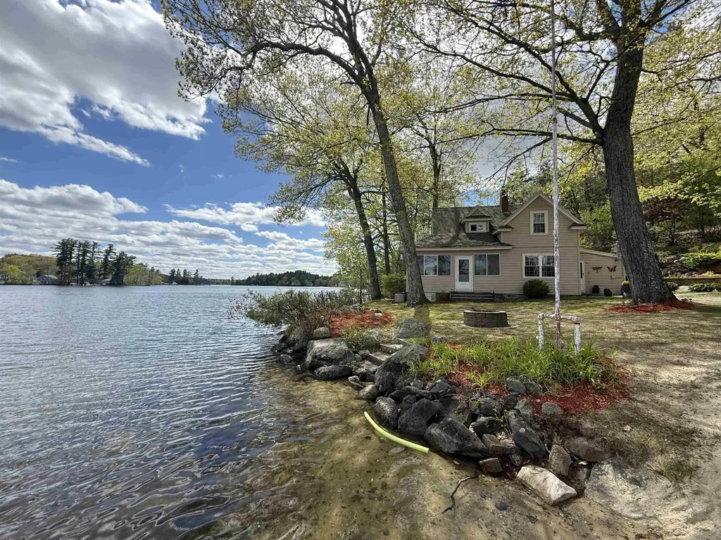16 Gardner Road Windham NH 03087