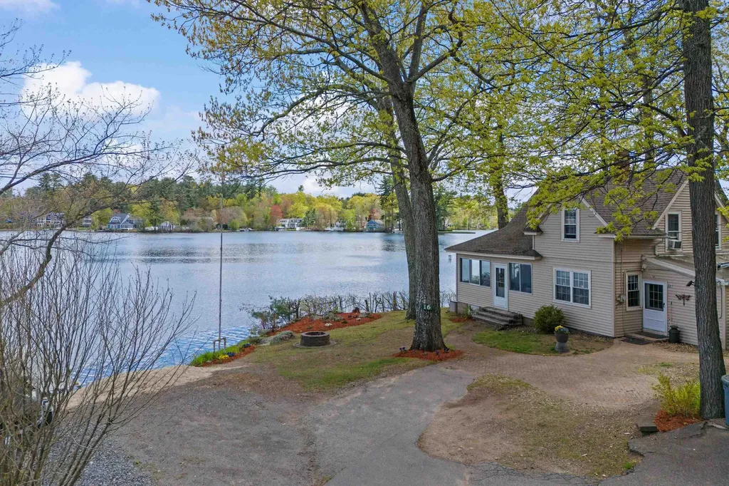 16 Gardner Road Windham NH 03087