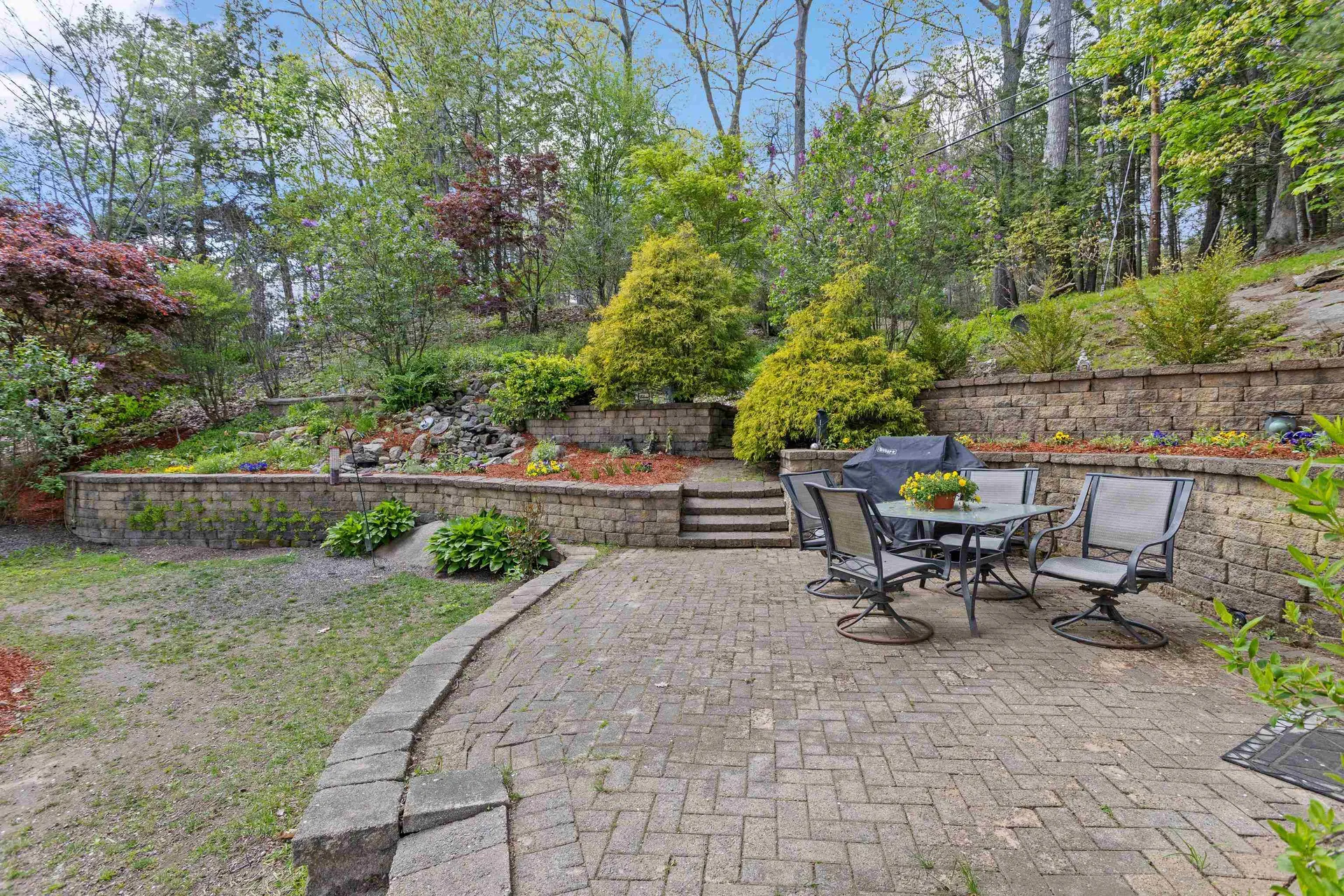 16 Gardner Road Windham NH 03087