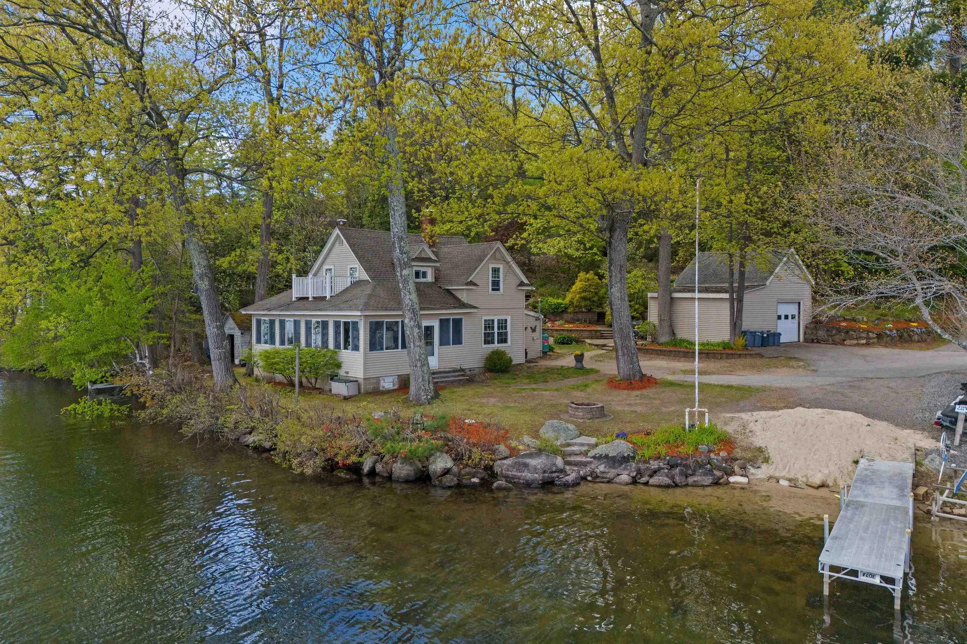 16 Gardner Road Windham NH 03087