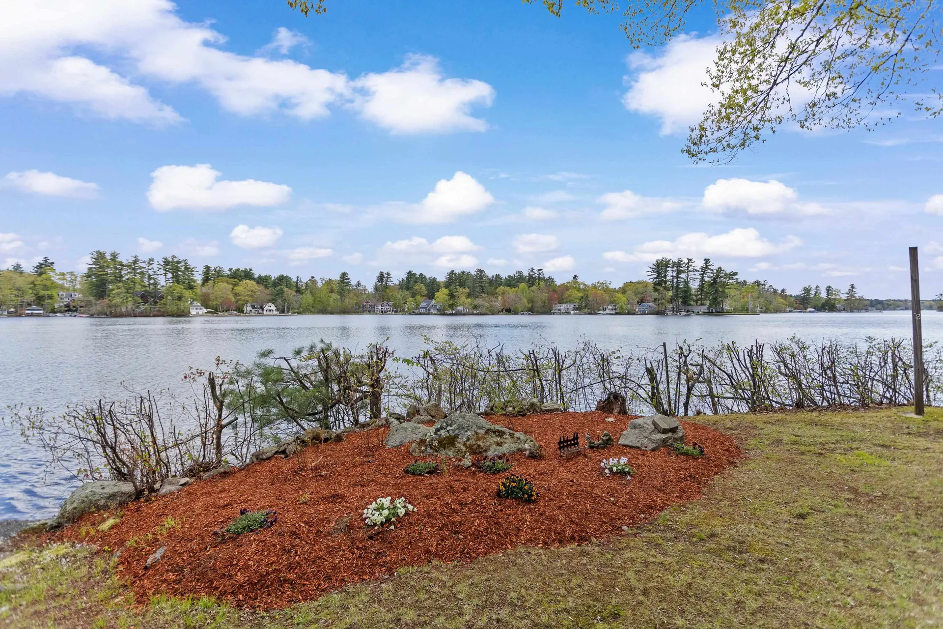 16 Gardner Road Windham NH 03087