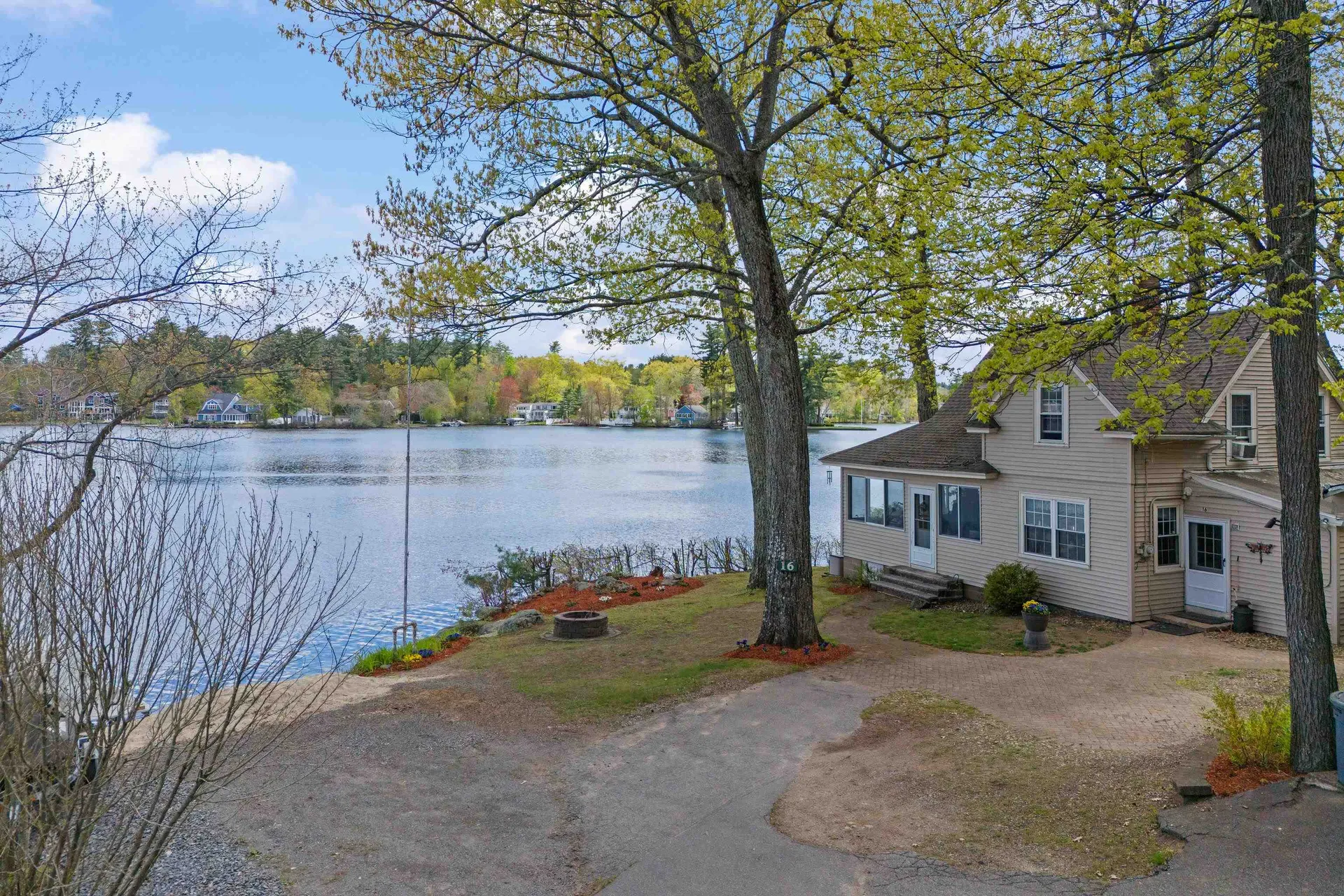 16 Gardner Road Windham NH 03087