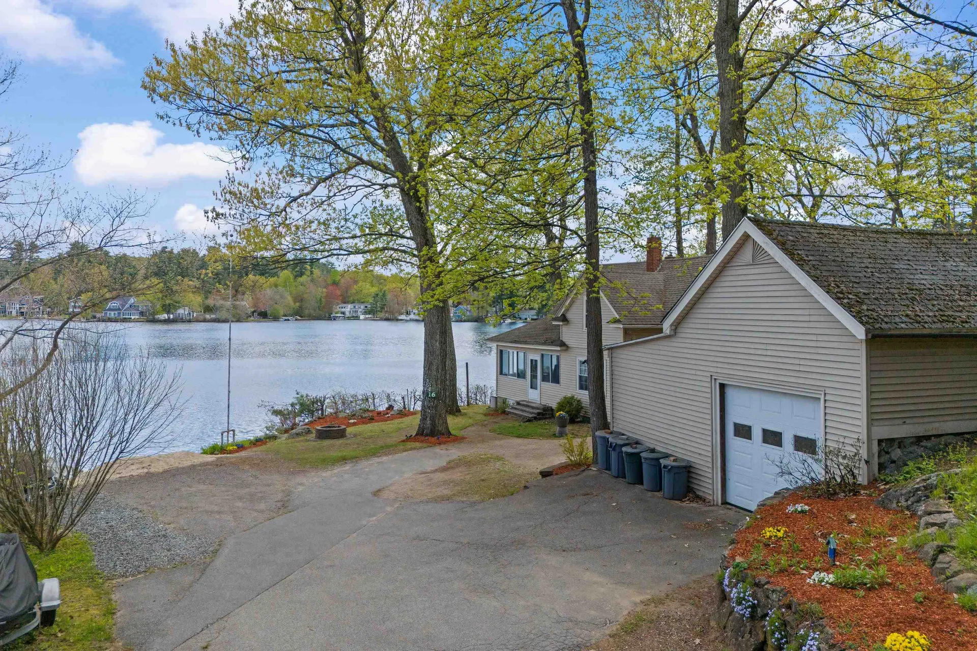 16 Gardner Road Windham NH 03087