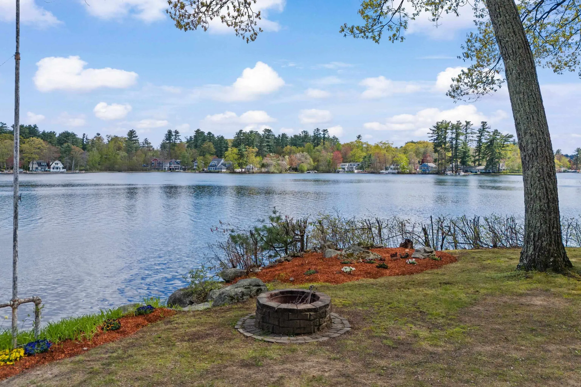 16 Gardner Road Windham NH 03087