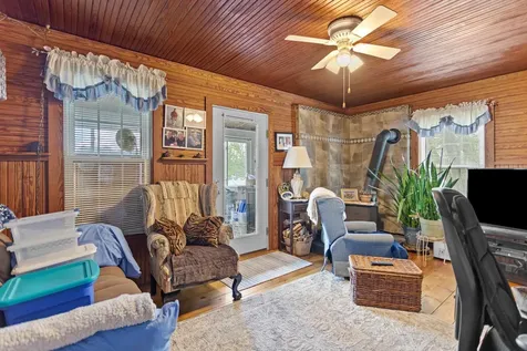 16 Gardner Road Windham NH 03087