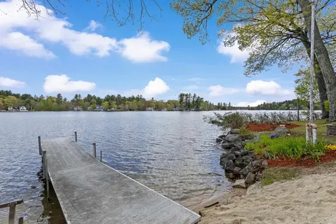 16 Gardner Road Windham NH 03087