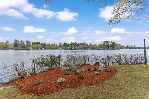 16 Gardner Road Windham NH 03087