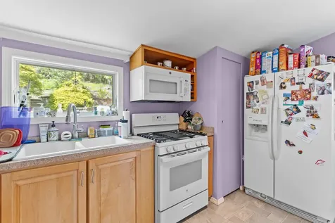 16 Gardner Road Windham NH 03087